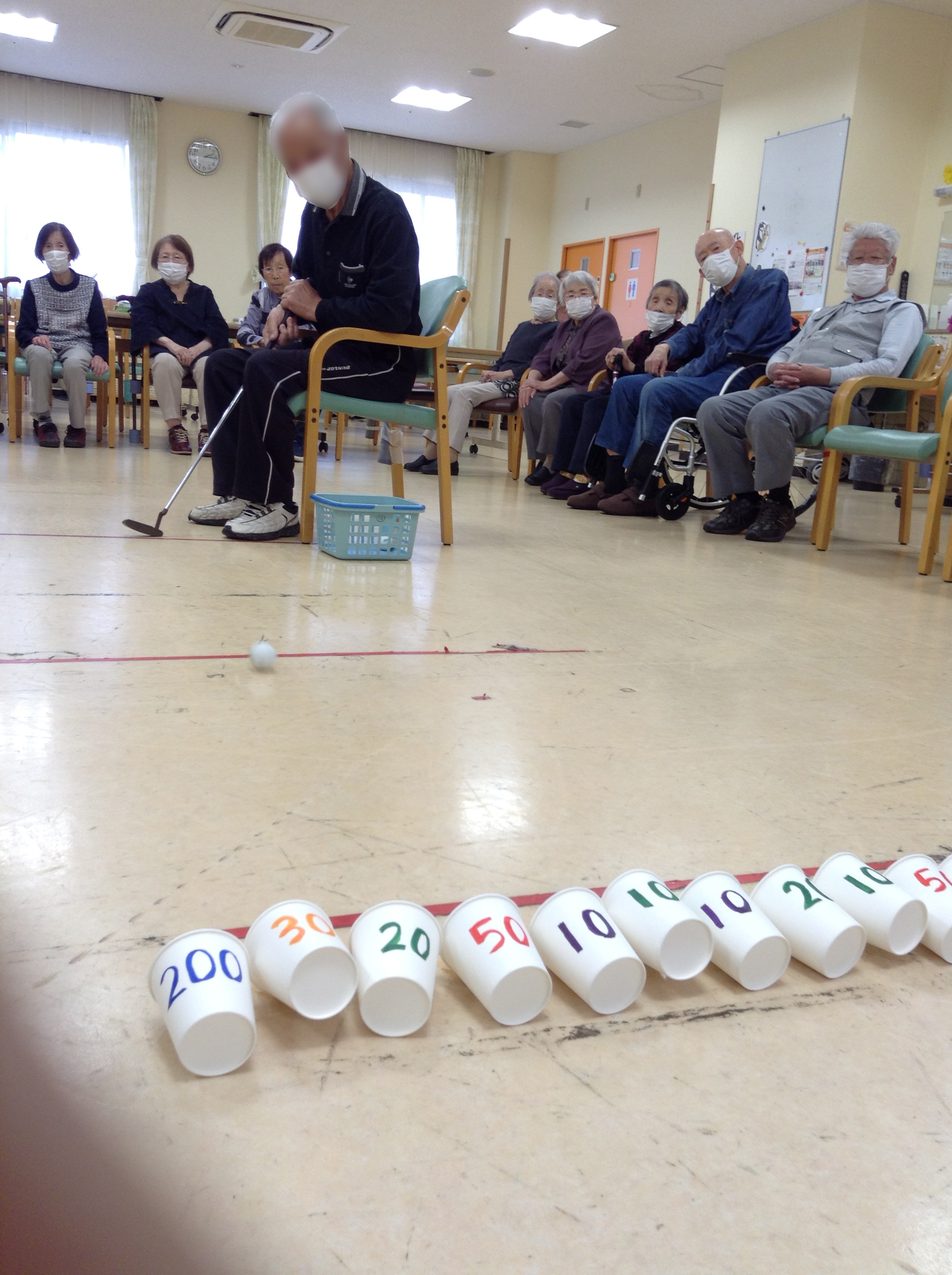 レクリエーション〜紙コップゴルフ〜